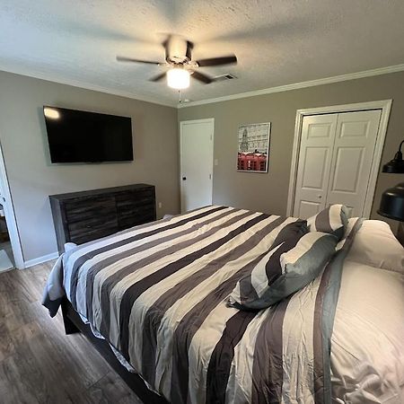 Spacious 3 Bedroom Home Near Amphitheater/Baseball/Shopping And Much More 진주 외부 사진