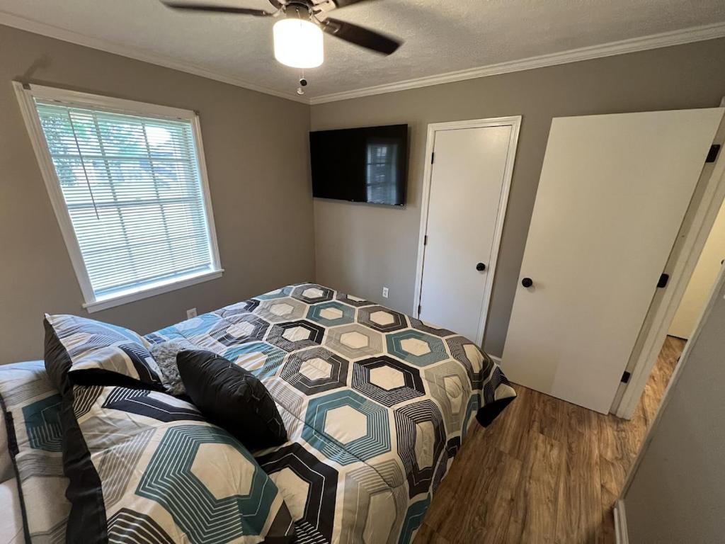 Spacious 3 Bedroom Home Near Amphitheater/Baseball/Shopping And Much More 진주 외부 사진