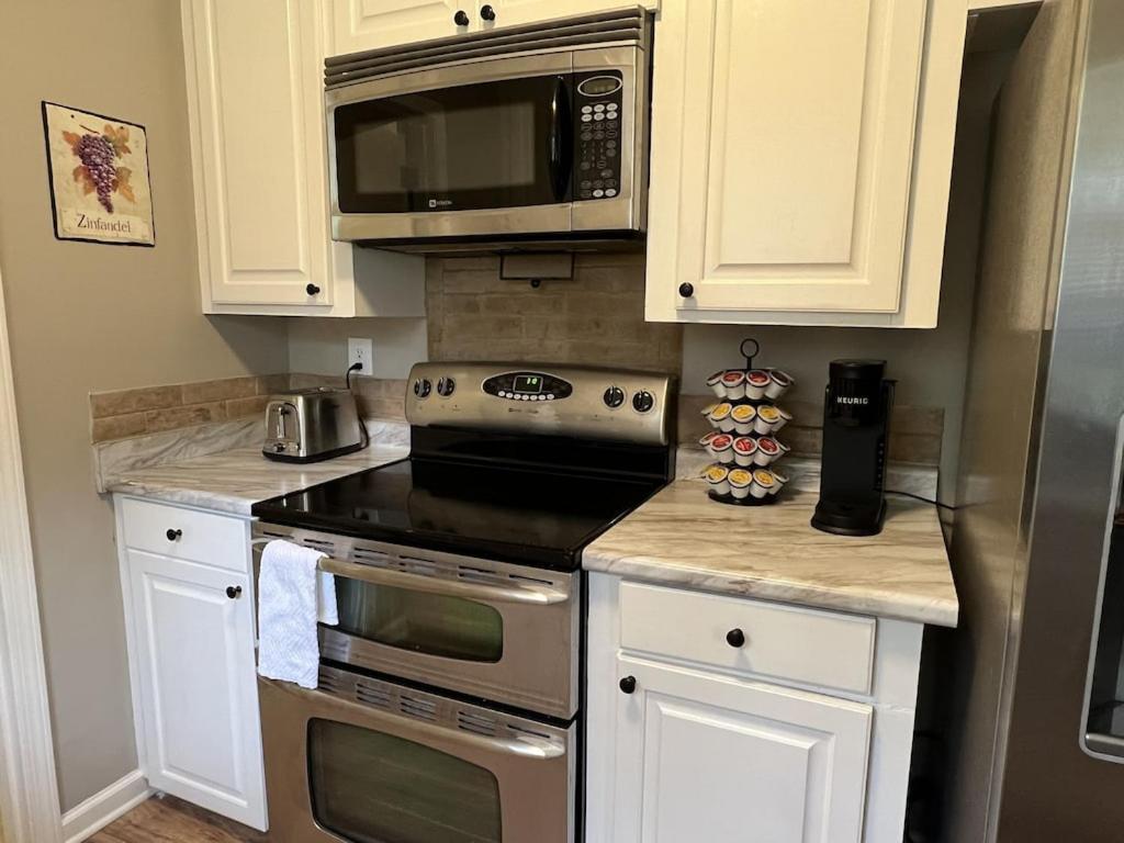 Spacious 3 Bedroom Home Near Amphitheater/Baseball/Shopping And Much More 진주 외부 사진