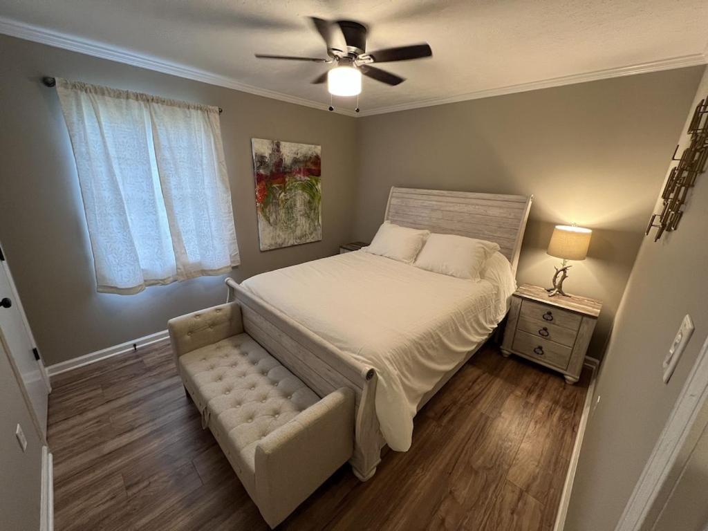 Spacious 3 Bedroom Home Near Amphitheater/Baseball/Shopping And Much More 진주 외부 사진